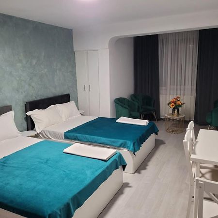 Hotel Zenlux Iasi Exterior foto